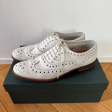 처치스 BURWOOD III W 윙팁 화이트