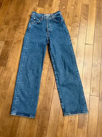 Levi's Premium Ribcage Straight Ankle 23