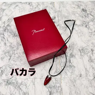 Baccarat 목걸이 레드 크리스탈 실버