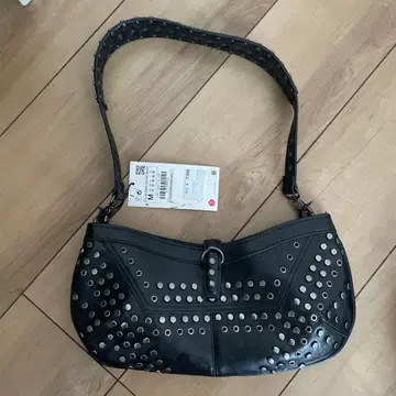 ZARA 스터드 숄더백 블랙