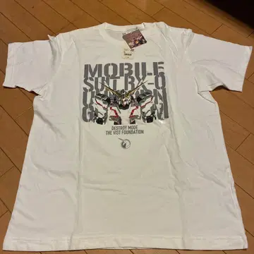 새상품 UNIQLO x 기동전사 건담 콜라보 유니콘 건담 T셔츠 XL