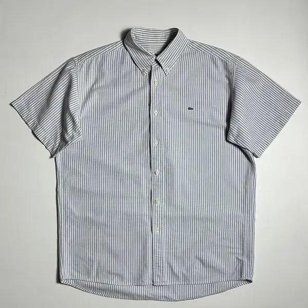 라코스테 자수 로고 스트라이프 버튼다운 반팔 셔츠 R2463