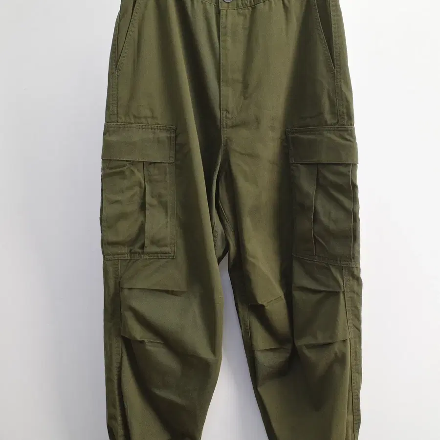 gu / wide cargo pants