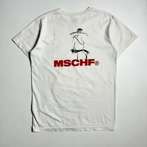 미스치프 MSCHF 레이디 그래픽 화이트 코튼 반팔 티셔츠 R2472