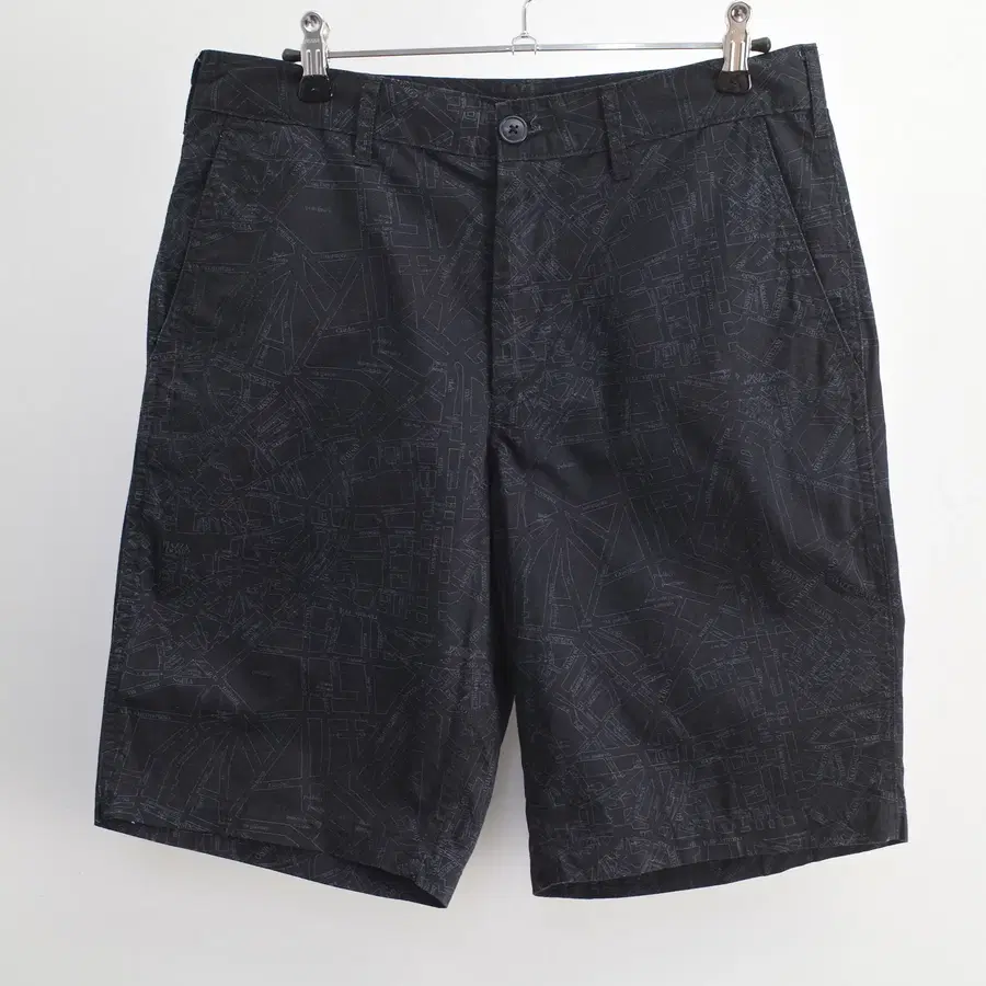 gu / pattern shorts
