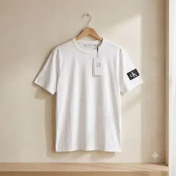 새상품 Calvin Klein Jeans CK 로고 와펜 반팔 T셔츠 M
