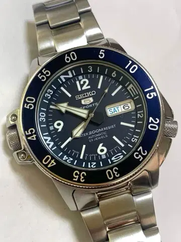 SEIKO 5Sports 블루 아틀라스 SKZ209