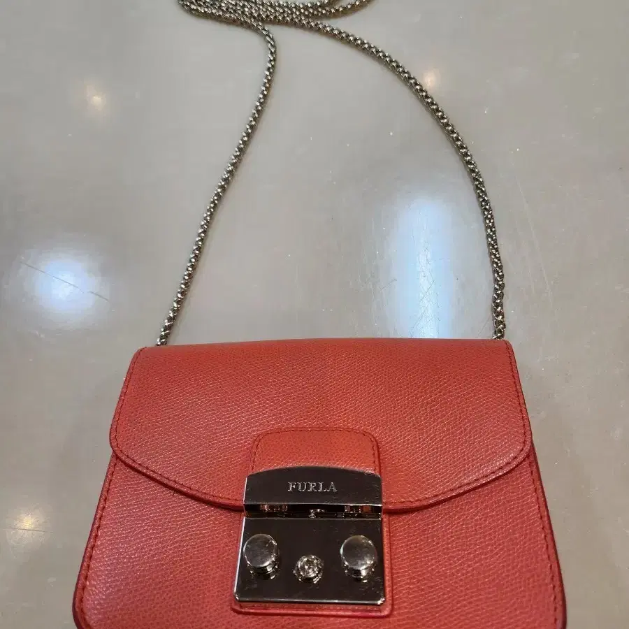(무료배송)FURLA 훌라 메트로폴리스 체인미니백 크로스