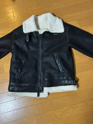 보아 무스탕 코트 블랙