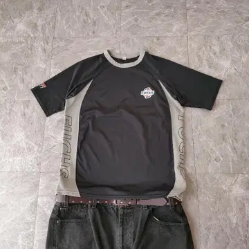 fuchs logo game shirt black y2k 2