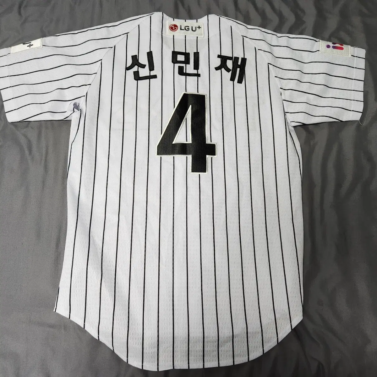 (100) LG트윈스 신민재 어센틱 유니폼 자수마킹