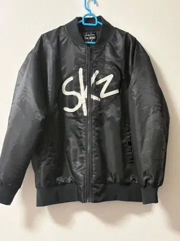 SKZ 봄버 자켓 블랙 han 지성