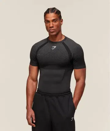 짐샤크 GYMSHARK 티셔츠 S 사이즈
