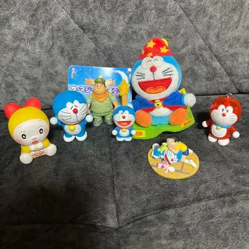 도라에몽, 도라미, 퉁퉁이, 진구 피규어, 봉제 인형 등 7점