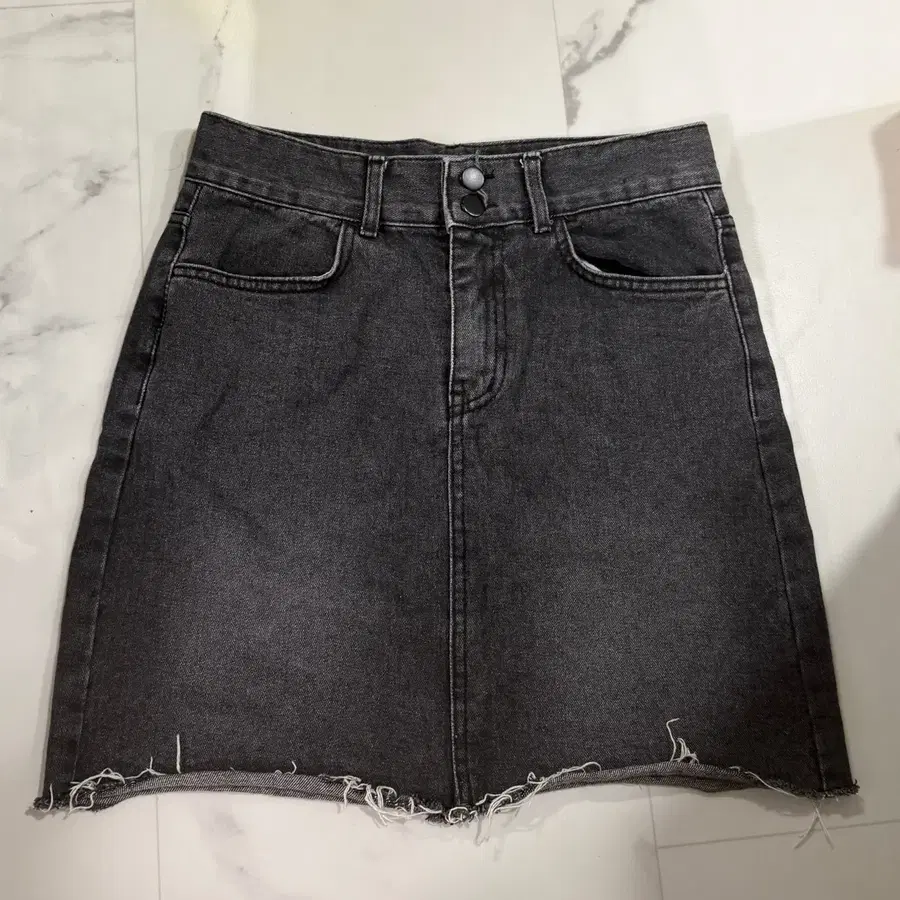 옷장정리 흑청 데님 스커트