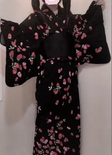 지뢰 유카타 딸기 패턴