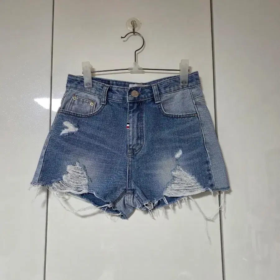 럭셜 TB로고 숏팬츠 디스트로이드 컷팅 팬츠