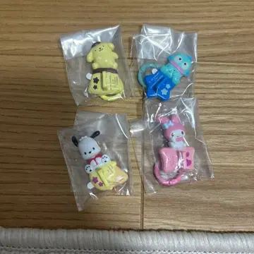 산리오 캐릭터즈 키링 행거 가챠 4종 세트