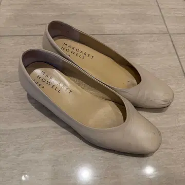 MARGARET HOWELL idea 펌프스 아이보리