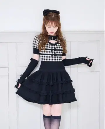 LIZLISA 깅엄 니트 컷 아웃 원피스 블랙