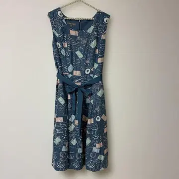 LAURA ASHLEY 슬리브리스 원피스 우표 패턴