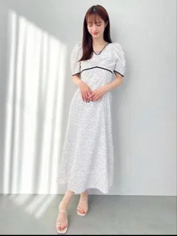 MERCURY DUO 레이스 데콜테 도트 원피스 오자와 미사토
