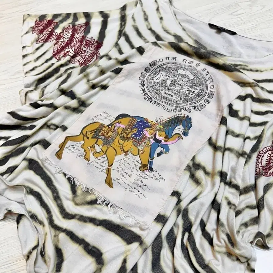 DESIGUAL 데시구알 패턴 자수 탑