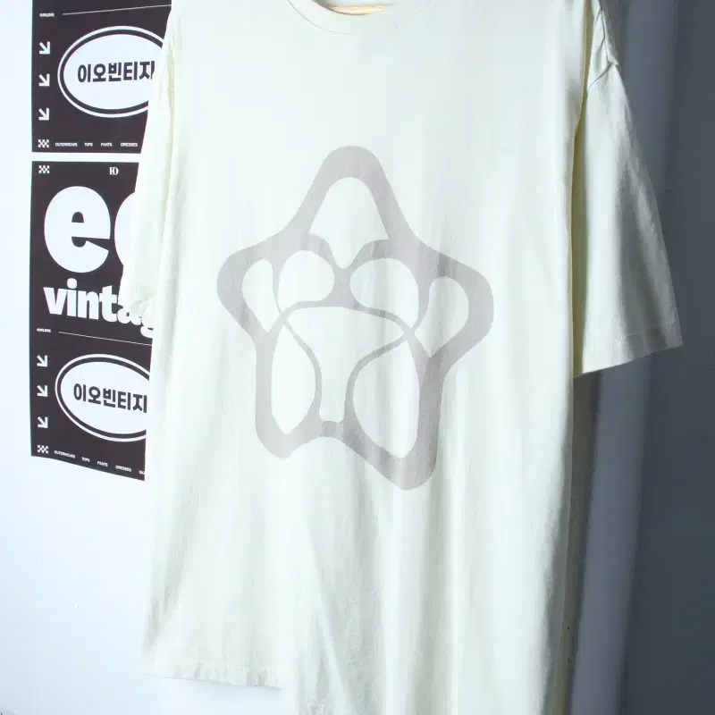 W(L-XL) 뚜오미오 반팔 티셔츠 그래픽 아이보리 스트릿-H35013