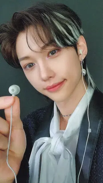 StrayKids 초회 한정판 B FELIX THE SOUND B/이어폰