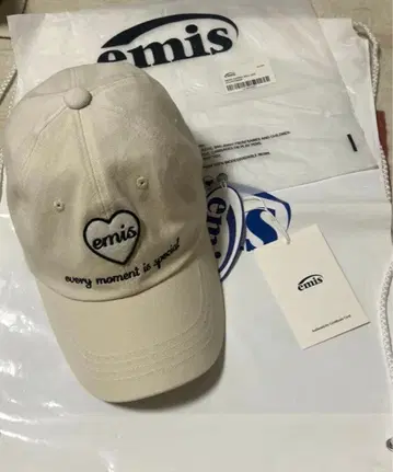 EMIS HEART WAPPEN BALL CAP emis 캡