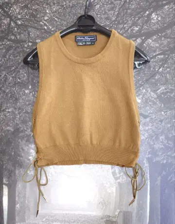 SalvatoreFerragamo 페라가모 슬리브리스 크롭 기장 S
