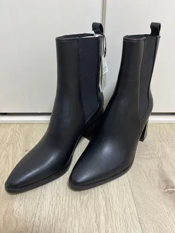 ZARA 블랙 사이드 고어 부츠 36/23.5cm 새상품
