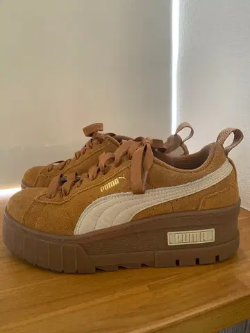 PUMA 스웨이드 통굽 스니커즈 브라운 (MAYZE WEDGE)