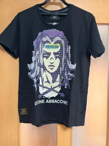 glamb x JOJO 레오네 아바키오 티셔츠