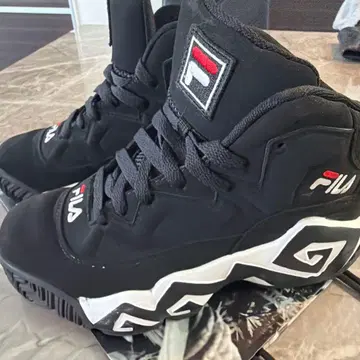 FILA 하이컷 스니커즈 23cm