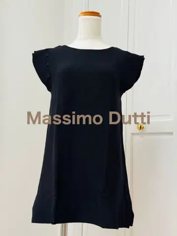 Massimo Dutti 슬리브리스 니트 블랙