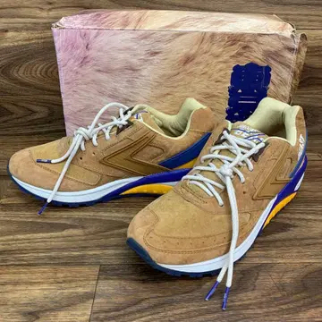 중고 BROOKS x BEAST 1 MITA SNEAKERS