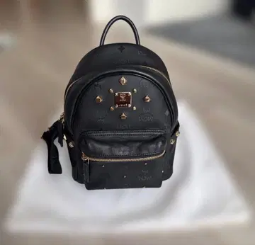 MCM 스터드 백팩 블랙