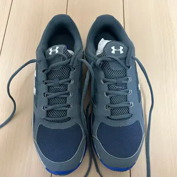 UNDER ARMOUR 러닝화 28.5cm