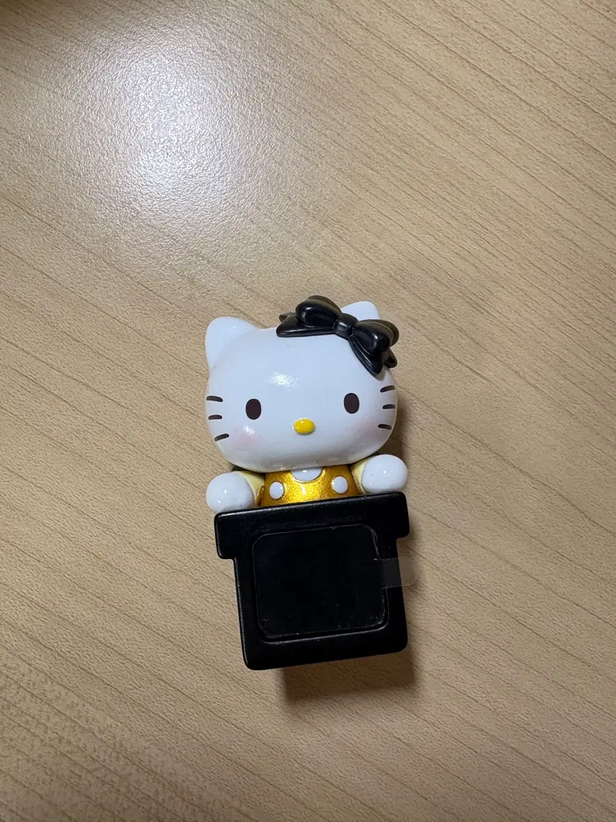 산리오 헬로키티 히퍼 시크릿