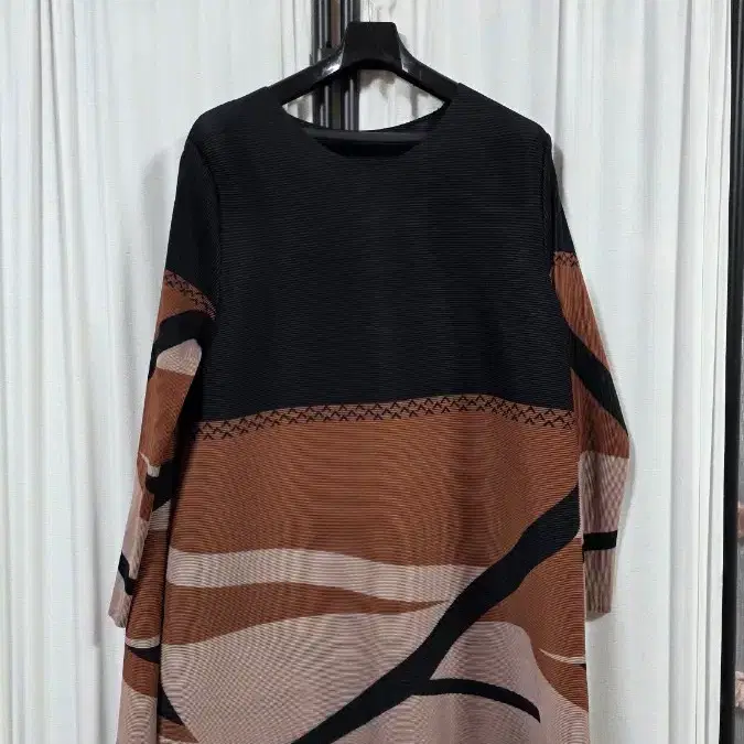 PLEAT KORA(플리츠코라)플리츠블라우스(F)