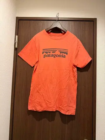 Patagonia 로고 프린트 T셔츠 오렌지
