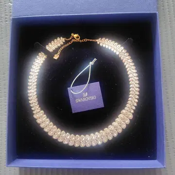 SWAROVSKI 리프 모티브 크리스탈 목걸이
