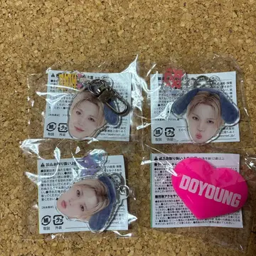 TREASURE 도영 얼굴 아크릴 키링 희로애락 부채 액세서리 묶음 판매