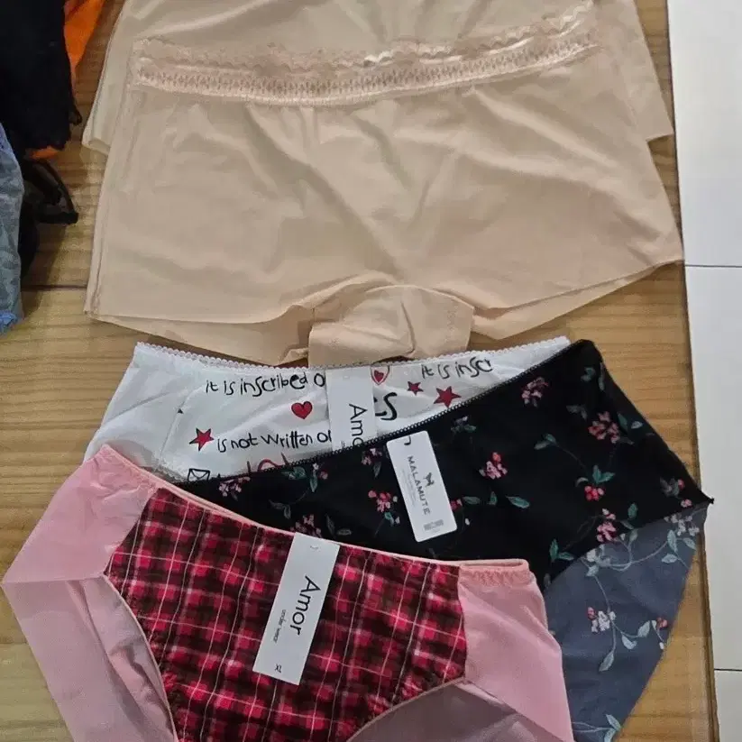 노라인팬티 95사이즈 5장 7000원