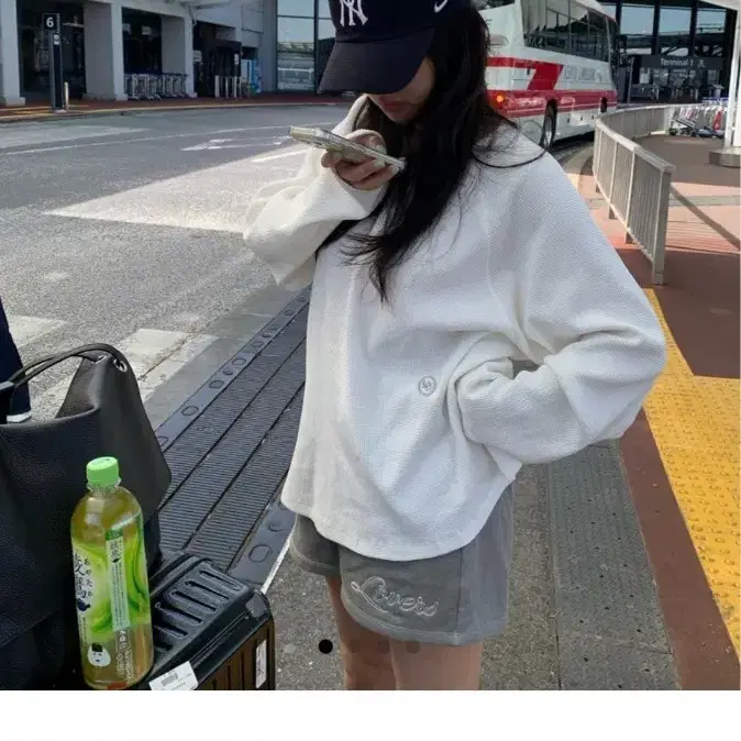 러브미우 와플맨투맨 화이트
