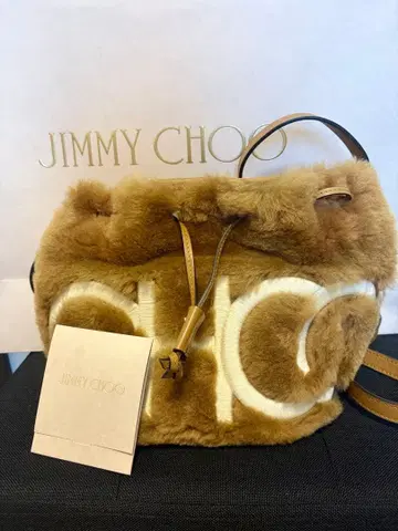 가격 인하했습니다 JIMMY CHOO 퍼 복조리 숄더백