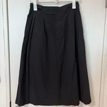 MHL. 플레어 스커트 다크 네이비