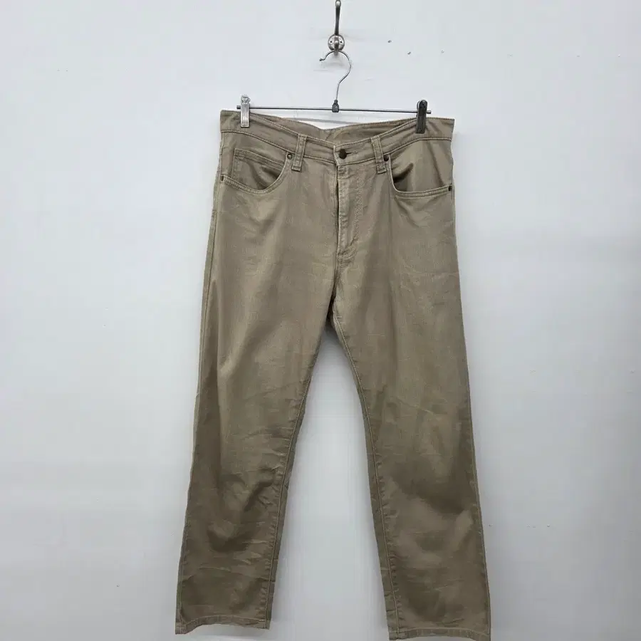 랭글러 베이지색 면바지 허리32in