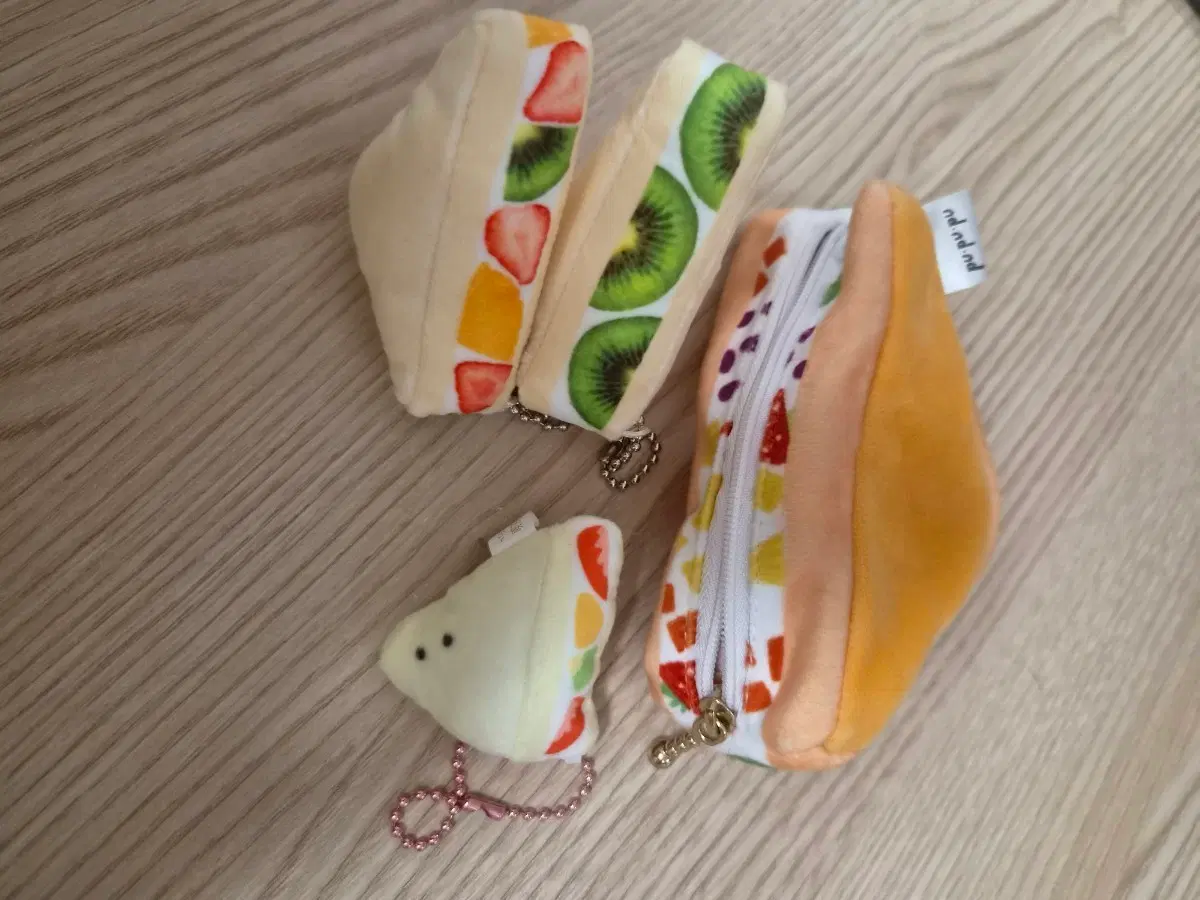 여러 딸기산도 샌드위치 가챠 4개 세트
